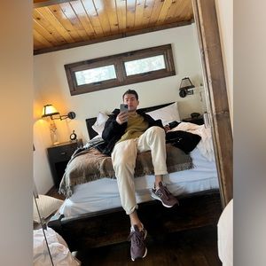 Meet your Posher, Santos